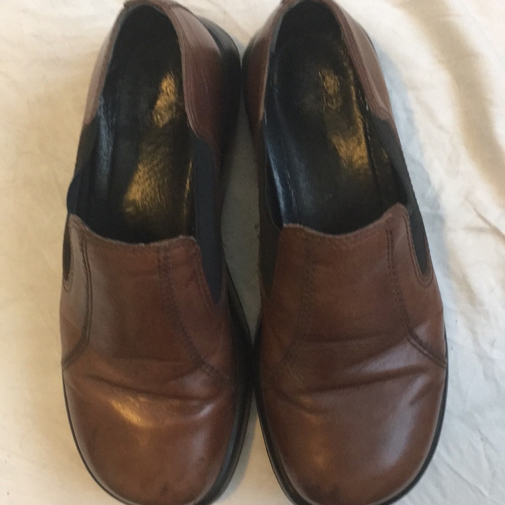 COPY - Brown/black dansko clogs. Size 38
